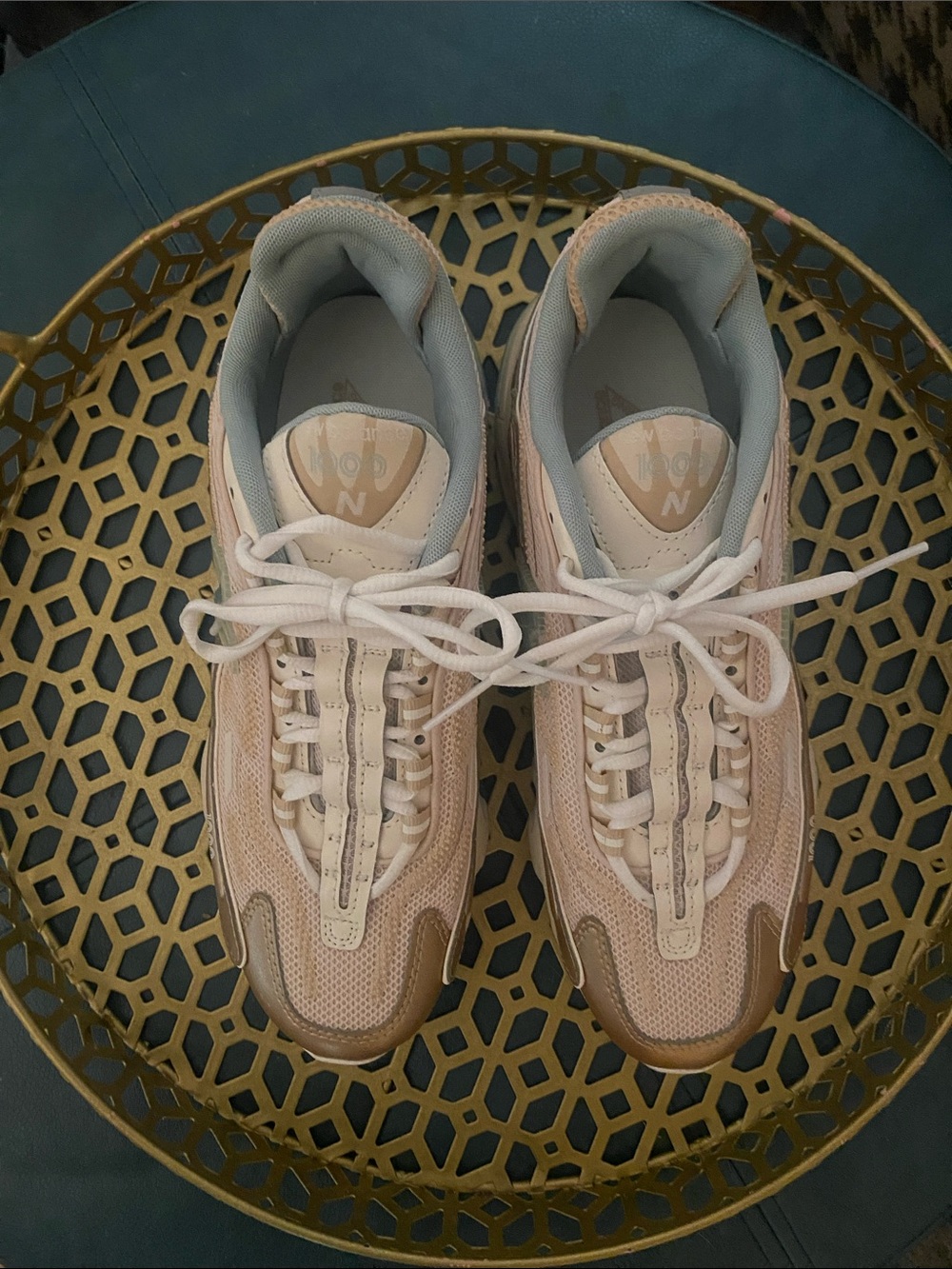 New Balance Women's Pink Beige Mesh Lace-Up Sneakers